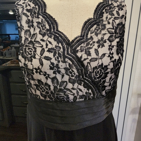 PATRA COCKTAIL DRESS - Picture 2 of 10